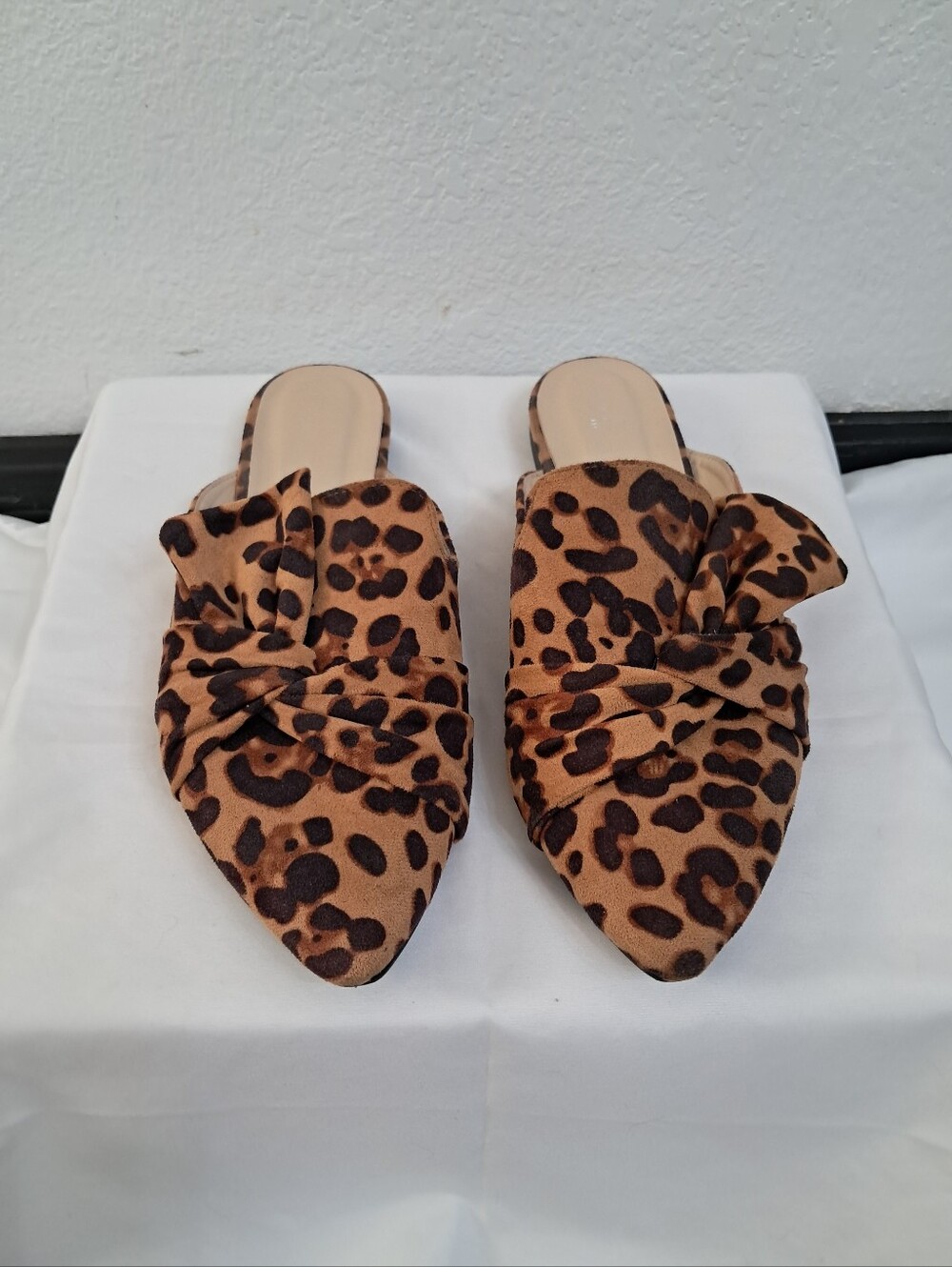 Musshoe Cheetah Print Mules Flats Women's 10 Pointed Toe Open Back Office